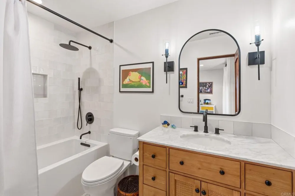 1668 Crest Drive Encinitas, CA 92024