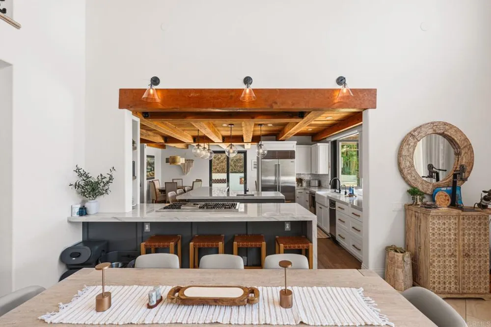1668 Crest Drive Encinitas, CA 92024