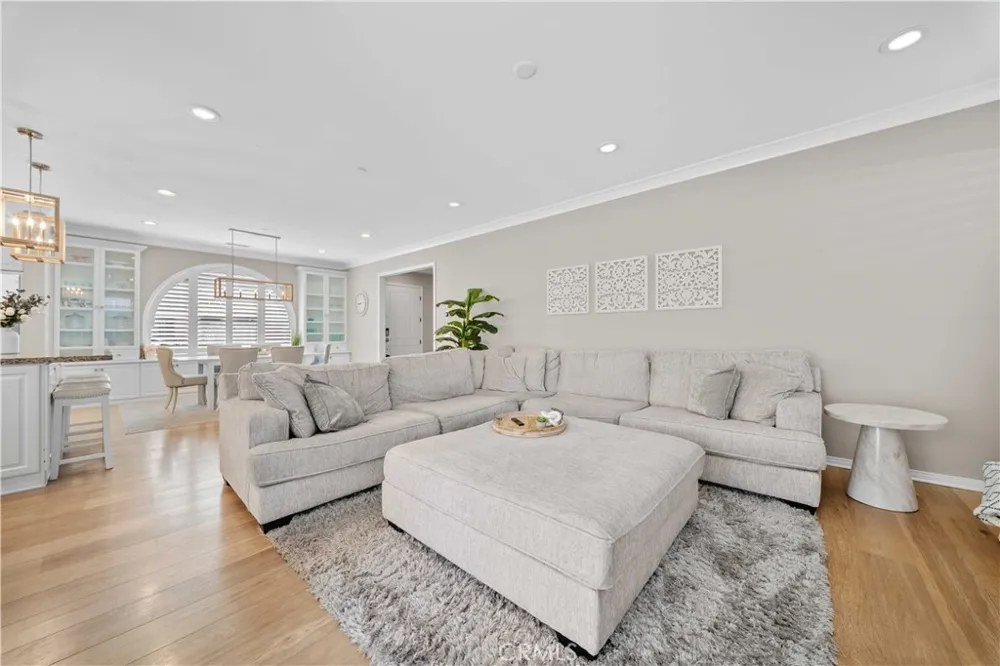 81 Cactus Flower Irvine, CA 92620