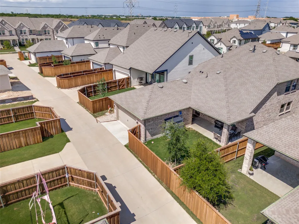 909 Almond Blossom Circle Crowley, TX 76036