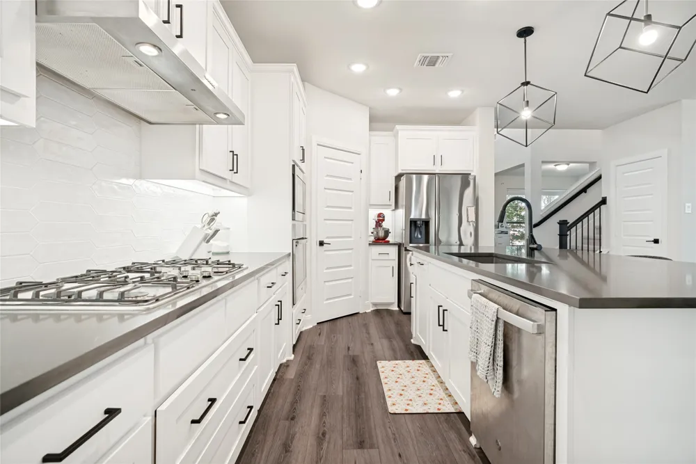 909 Almond Blossom Circle Crowley, TX 76036