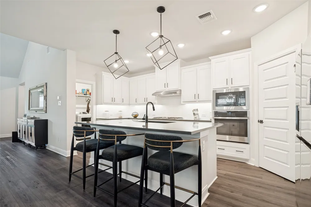 909 Almond Blossom Circle Crowley, TX 76036