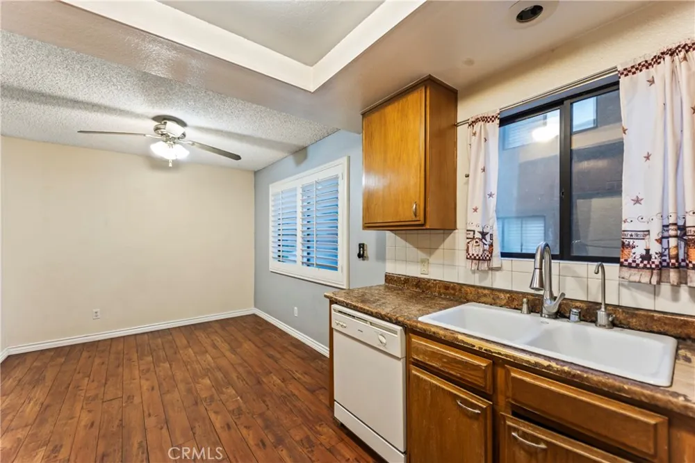 16414 Cornuta #8 Bellflower, CA 90706