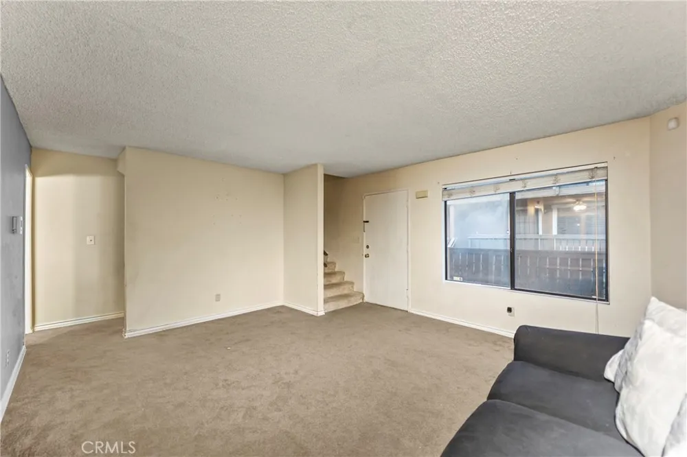 16414 Cornuta #8 Bellflower, CA 90706