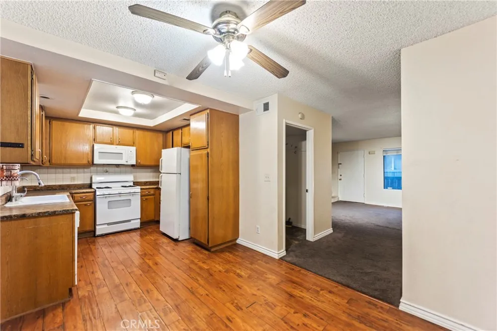 16414 Cornuta #8 Bellflower, CA 90706
