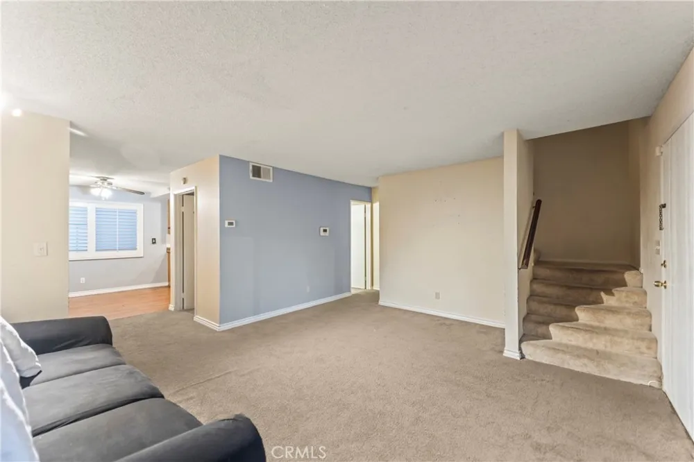 16414 Cornuta #8 Bellflower, CA 90706