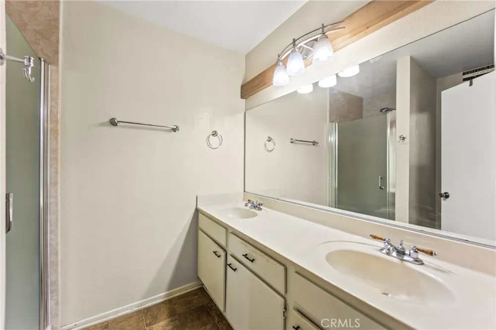 16414 Cornuta #8 Bellflower, CA 90706