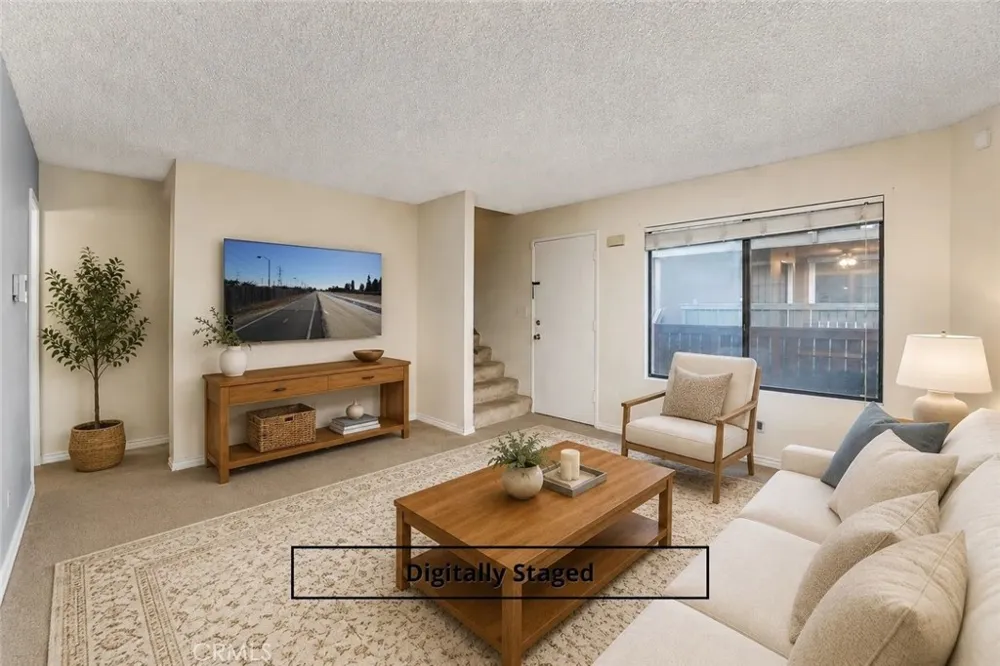 16414 Cornuta #8 Bellflower, CA 90706