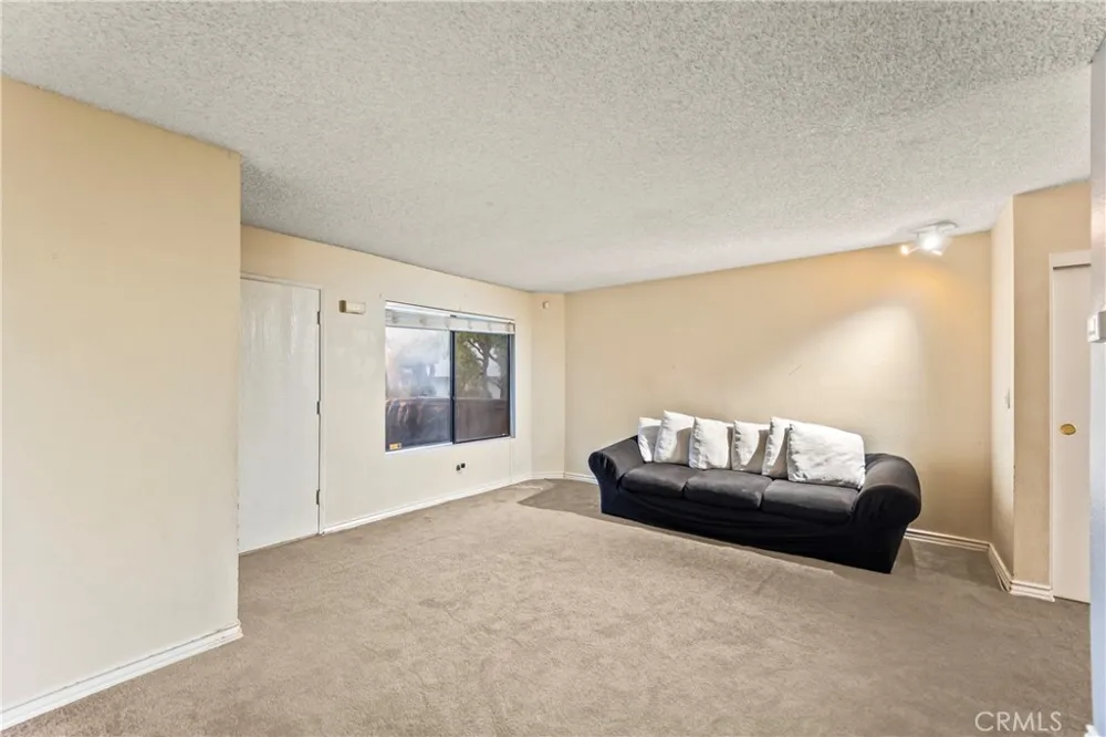 16414 Cornuta #8 Bellflower, CA 90706