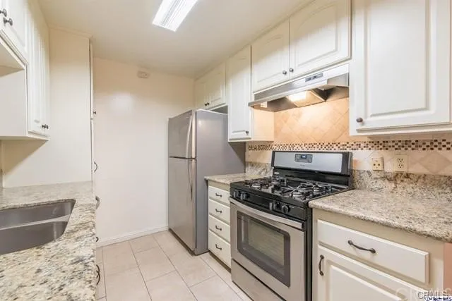 601 E Orange Grove #103 Burbank, CA 91501