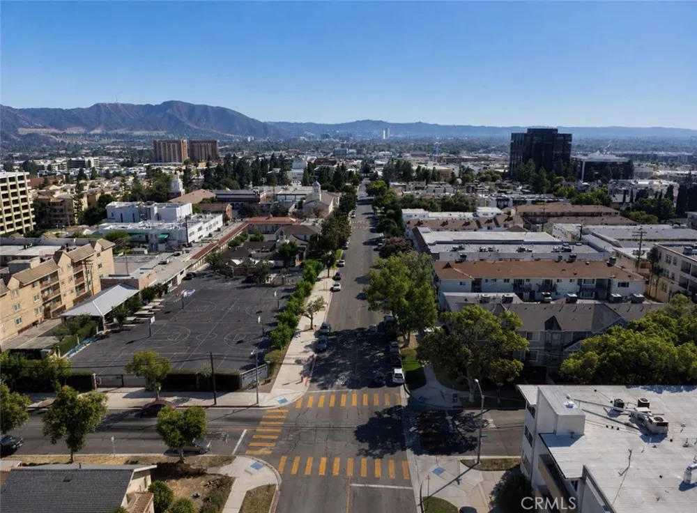 601 E Orange Grove #103 Burbank, CA 91501