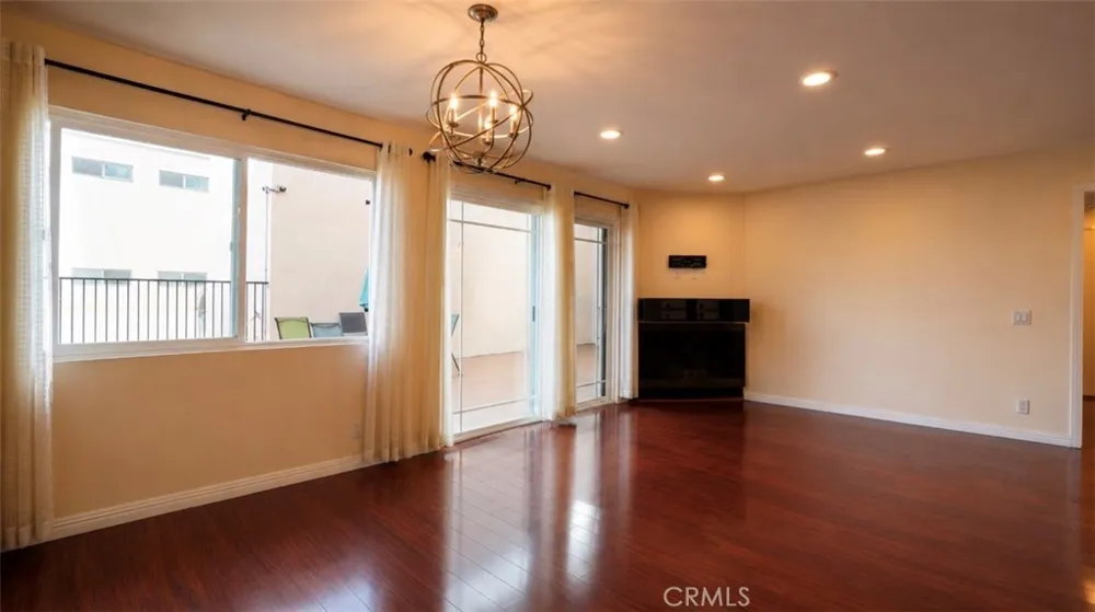 601 E Orange Grove #103 Burbank, CA 91501