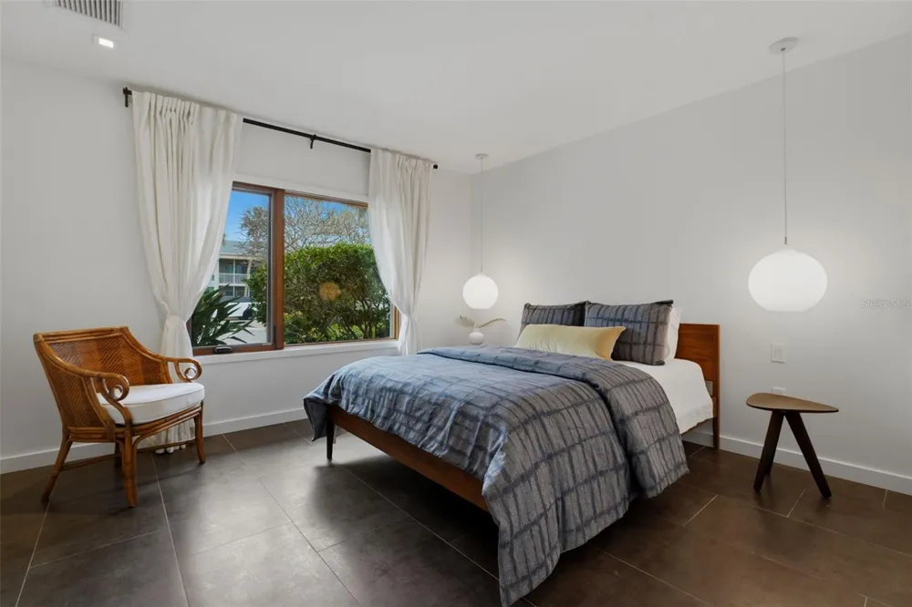 541 S WASHINGTON DRIVE Sarasota, FL 34236