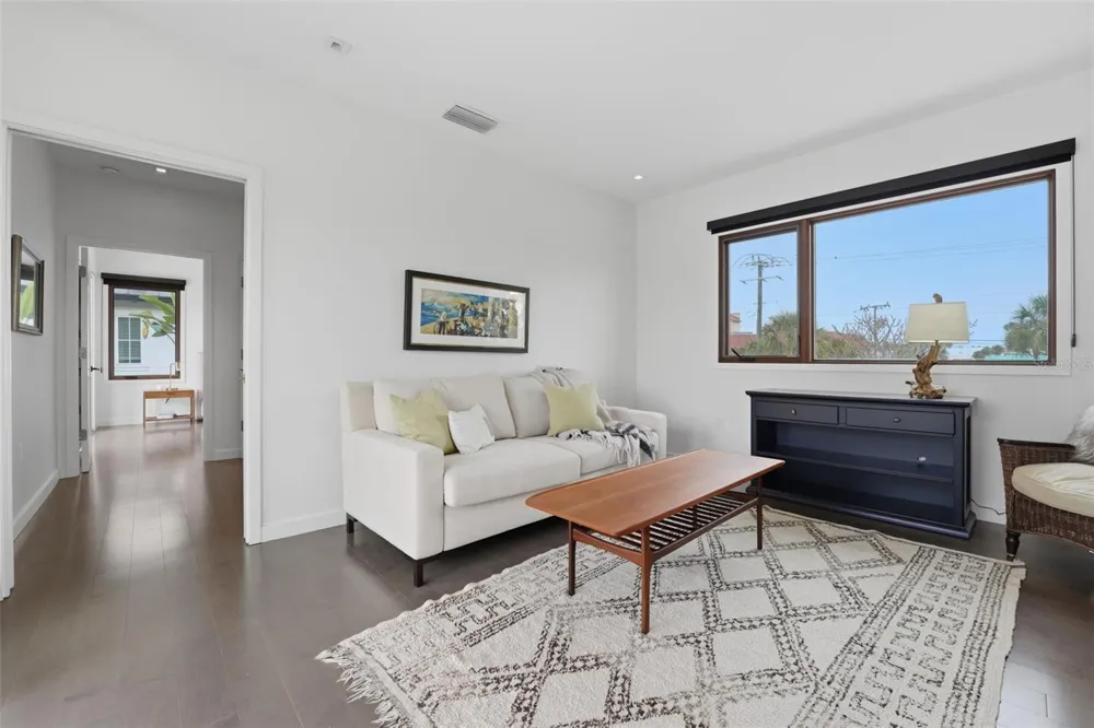 541 S WASHINGTON DRIVE Sarasota, FL 34236