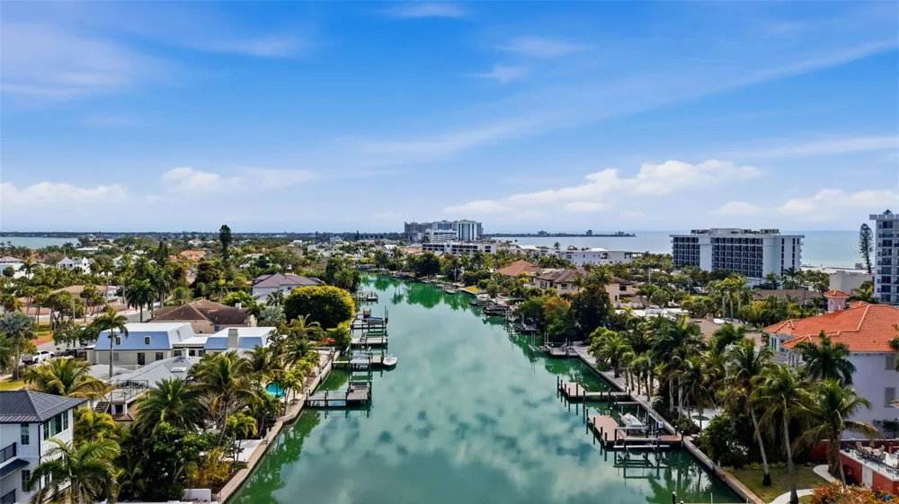 541 S WASHINGTON DRIVE Sarasota, FL 34236