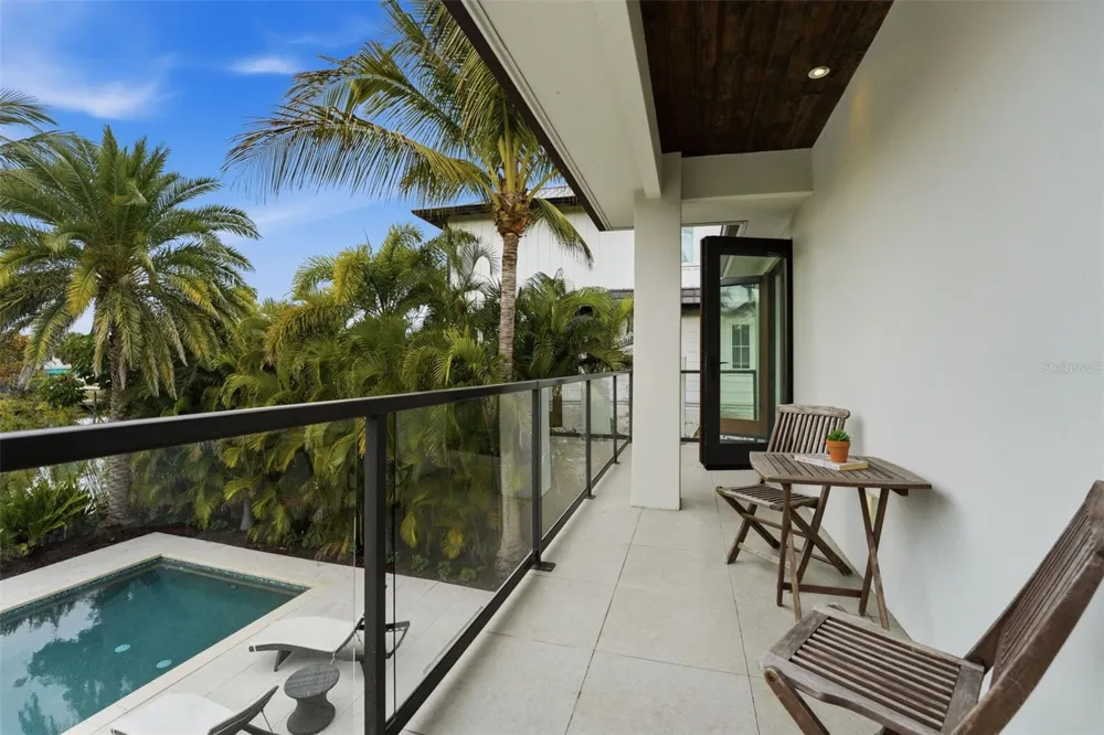 541 S WASHINGTON DRIVE Sarasota, FL 34236