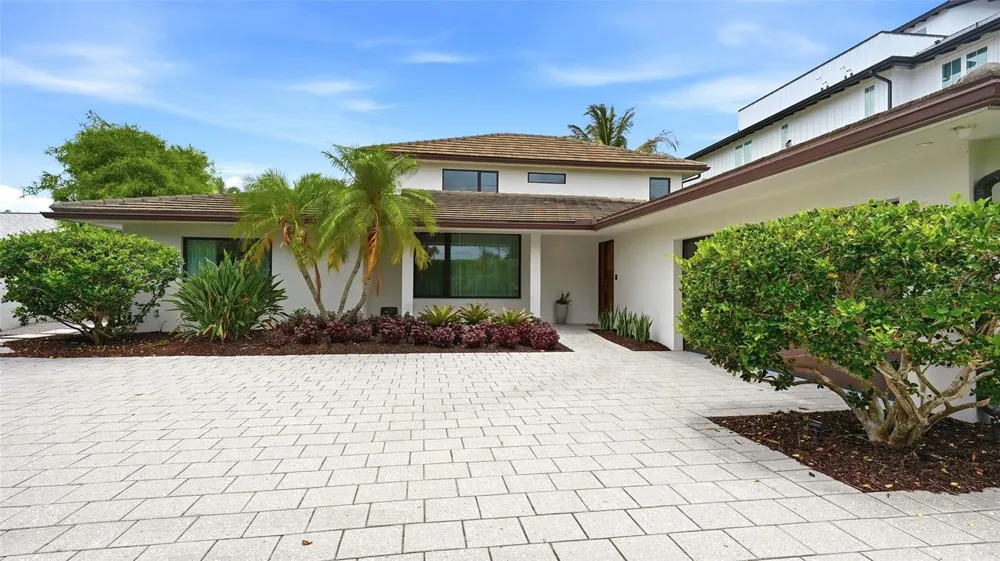 541 S WASHINGTON DRIVE Sarasota, FL 34236