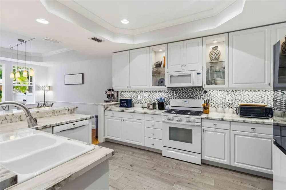 2869 BAYSHORE TRAILS DRIVE Tampa, FL 33611