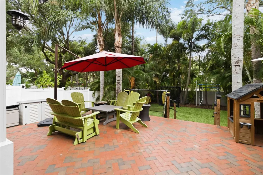 2869 BAYSHORE TRAILS DRIVE Tampa, FL 33611