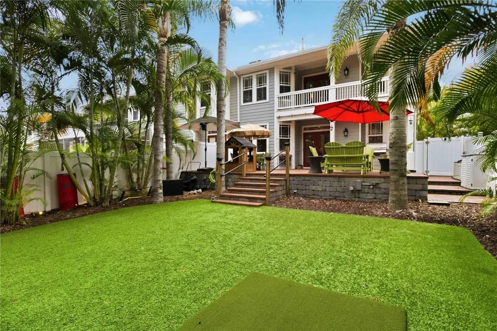 2869 BAYSHORE TRAILS DRIVE Tampa, FL 33611