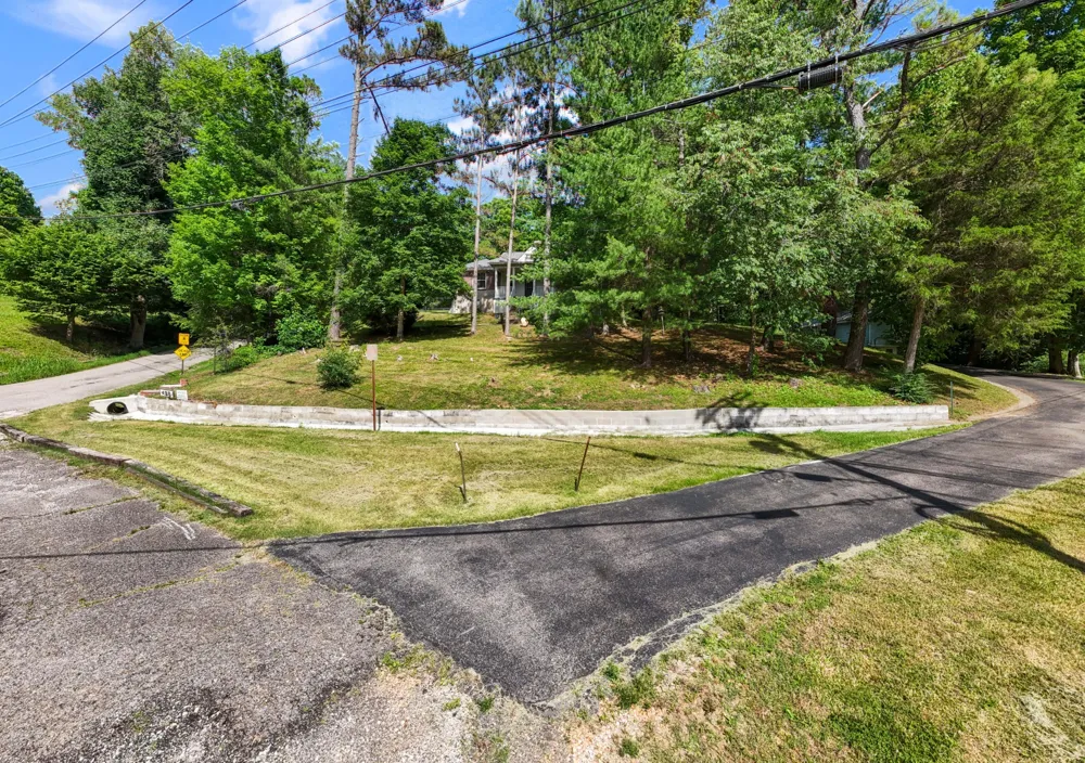498 Highway 100 Centerville, TN 37033