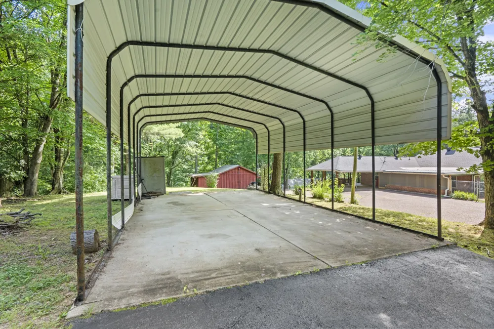 498 Highway 100 Centerville, TN 37033