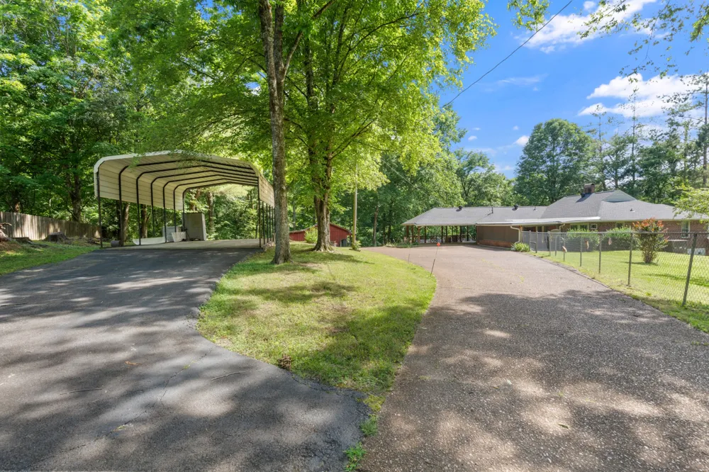 498 Highway 100 Centerville, TN 37033