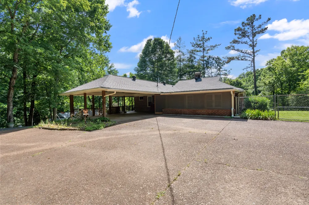 498 Highway 100 Centerville, TN 37033