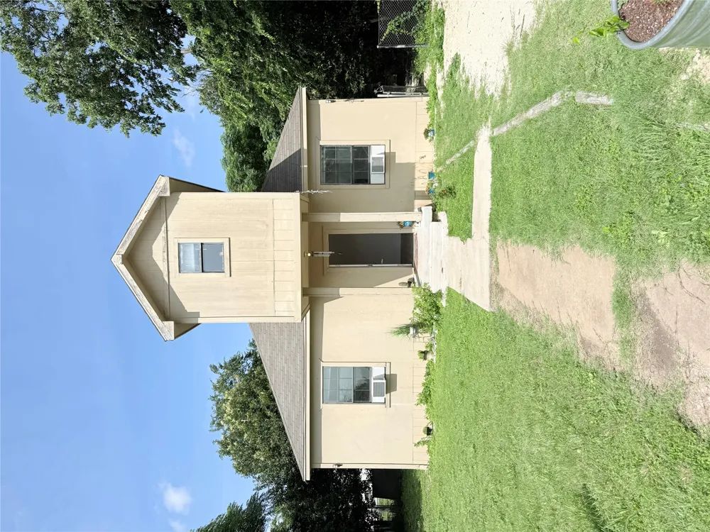 404 S Love Avenue Florence, TX 76527