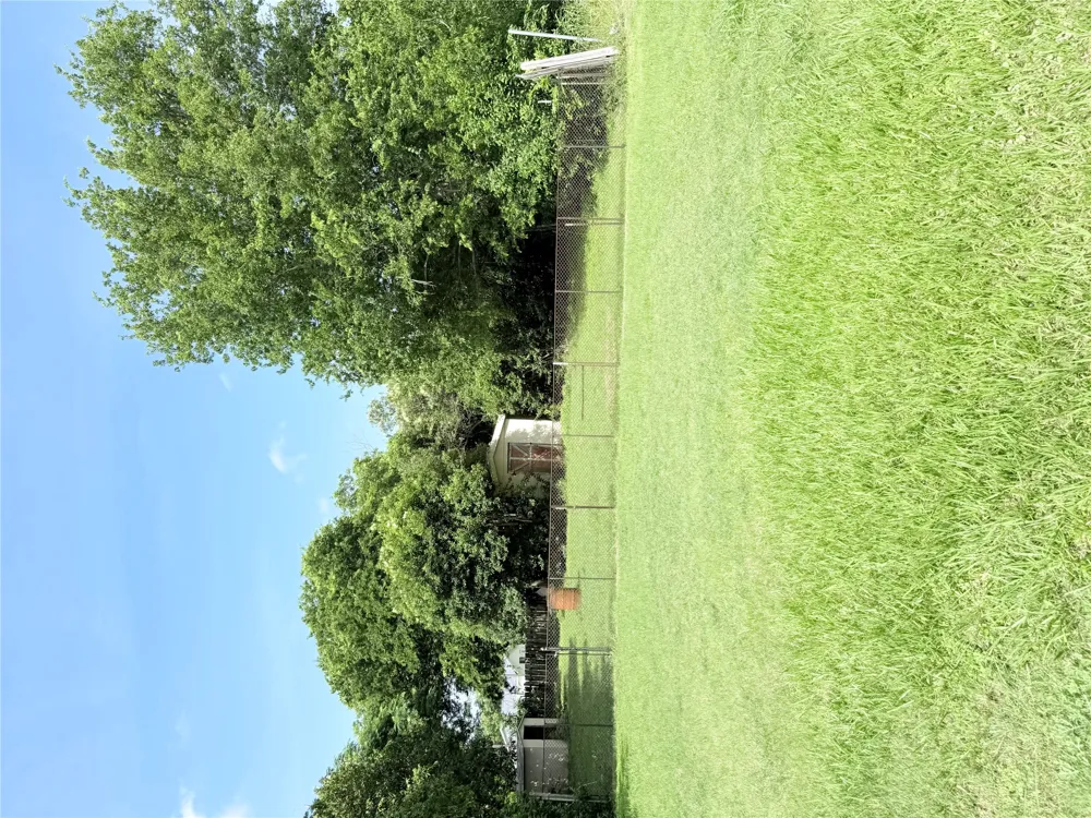 404 S Love Avenue Florence, TX 76527