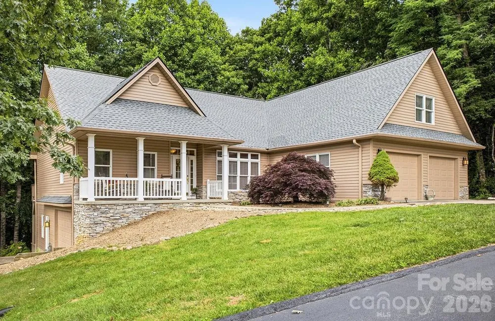 3121 Cove Loop Road Hendersonville, NC 28739