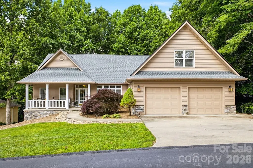 3121 Cove Loop Road Hendersonville, NC 28739
