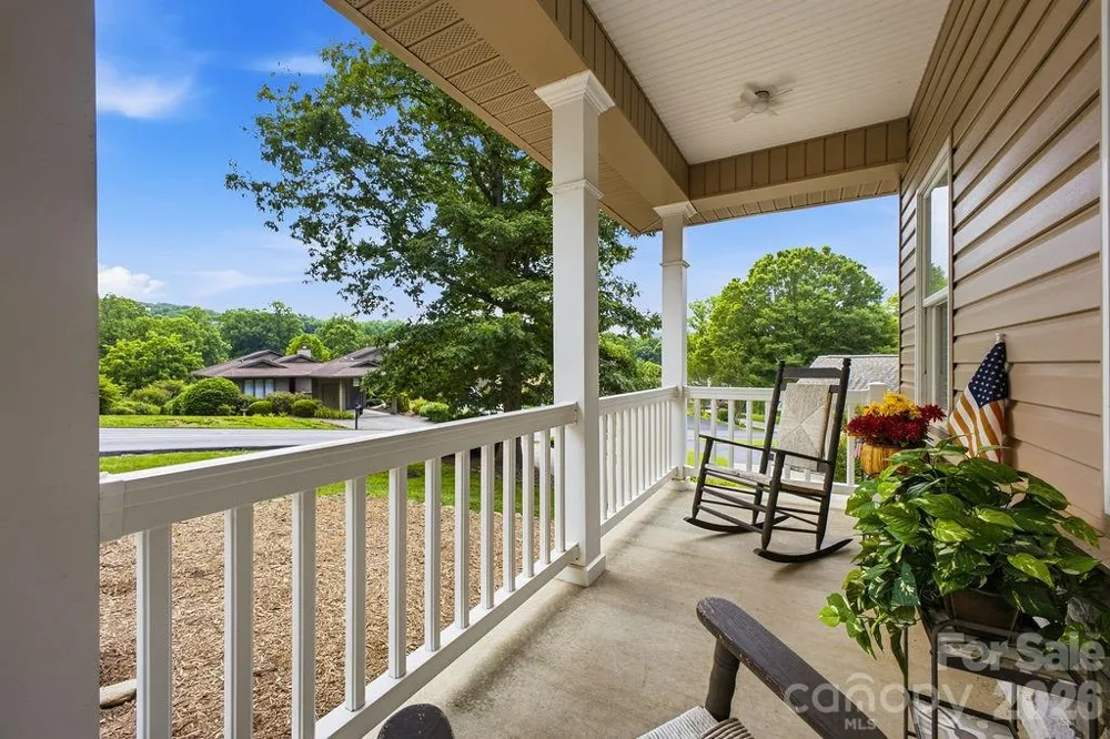3121 Cove Loop Road Hendersonville, NC 28739