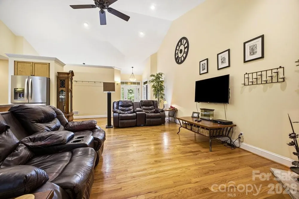 3121 Cove Loop Road Hendersonville, NC 28739