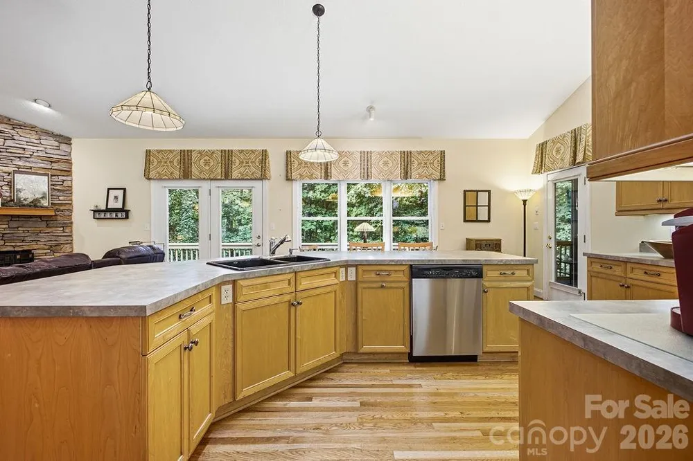 3121 Cove Loop Road Hendersonville, NC 28739