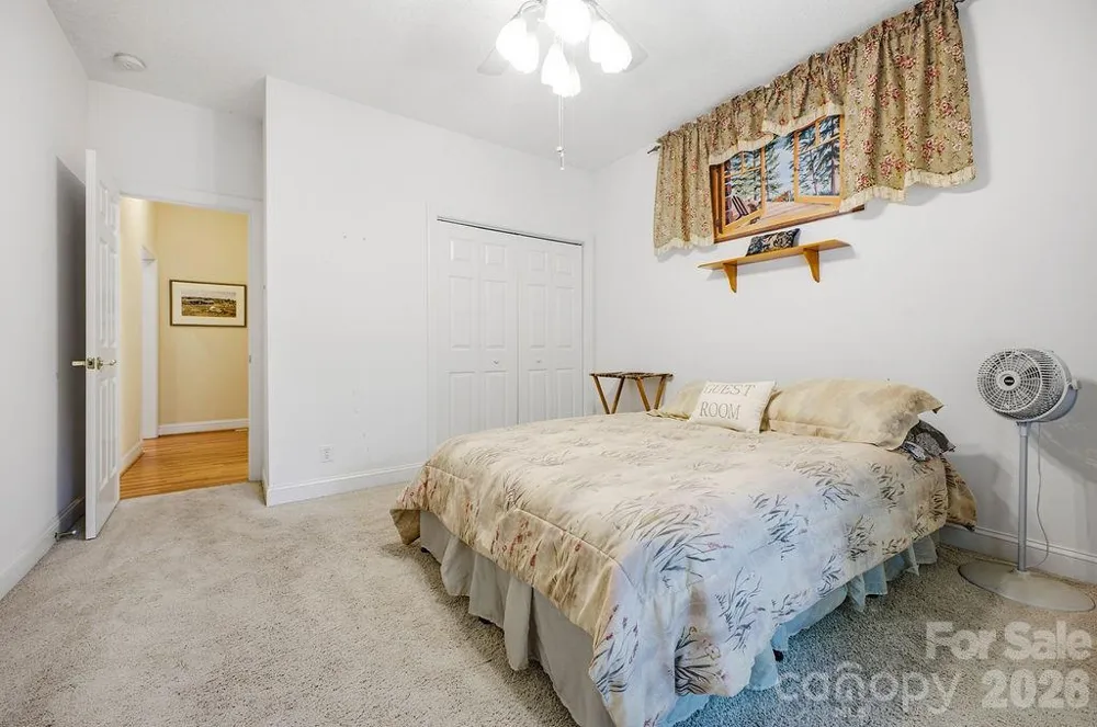 3121 Cove Loop Road Hendersonville, NC 28739