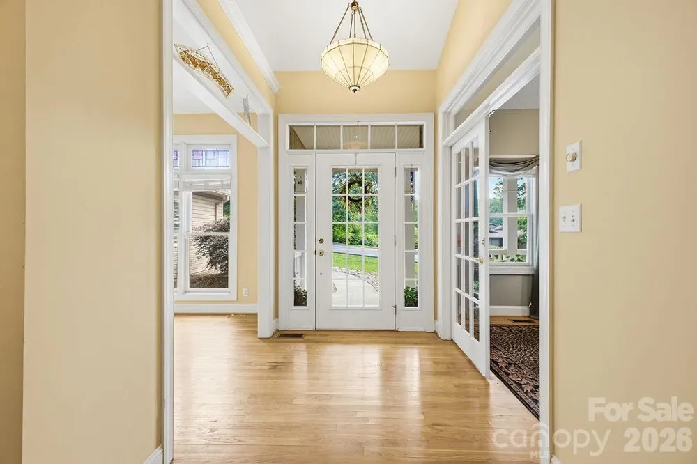 3121 Cove Loop Road Hendersonville, NC 28739