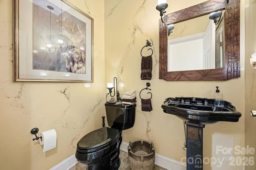 3121 Cove Loop Road Hendersonville, NC 28739