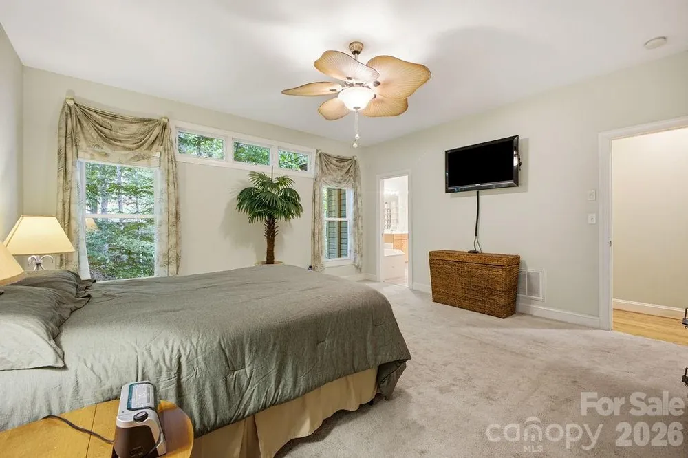 3121 Cove Loop Road Hendersonville, NC 28739