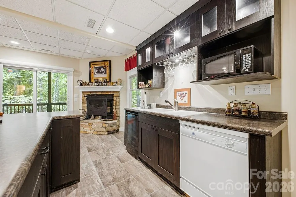 3121 Cove Loop Road Hendersonville, NC 28739