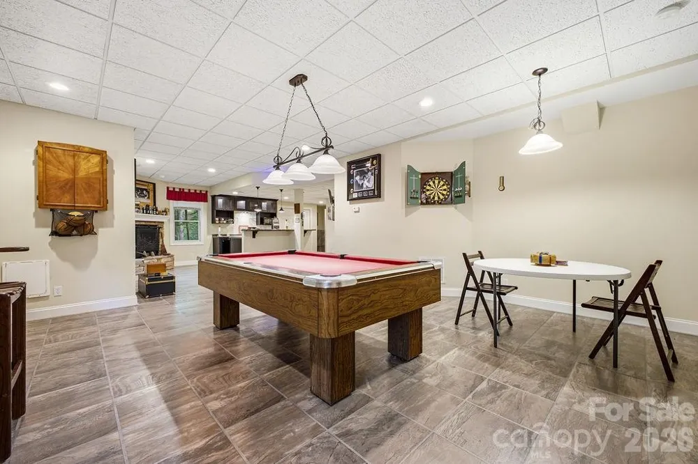3121 Cove Loop Road Hendersonville, NC 28739