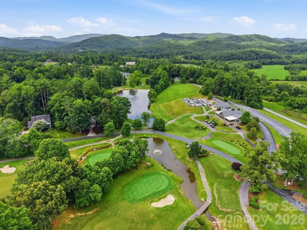 3121 Cove Loop Road Hendersonville, NC 28739
