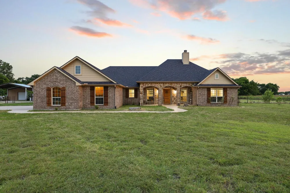 460 County Road 4421 Trenton, TX 75490