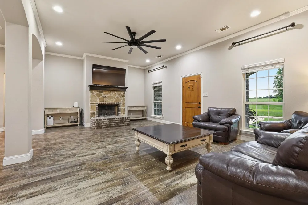 460 County Road 4421 Trenton, TX 75490