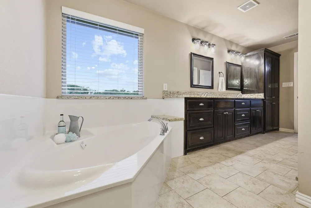 460 County Road 4421 Trenton, TX 75490
