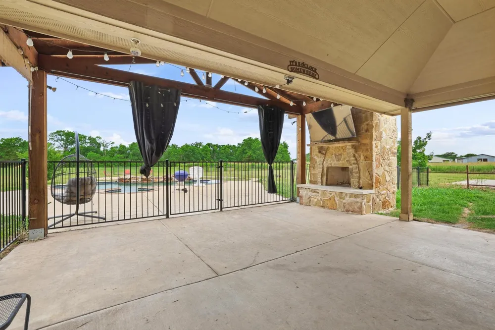 460 County Road 4421 Trenton, TX 75490