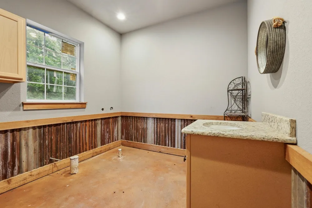 460 County Road 4421 Trenton, TX 75490