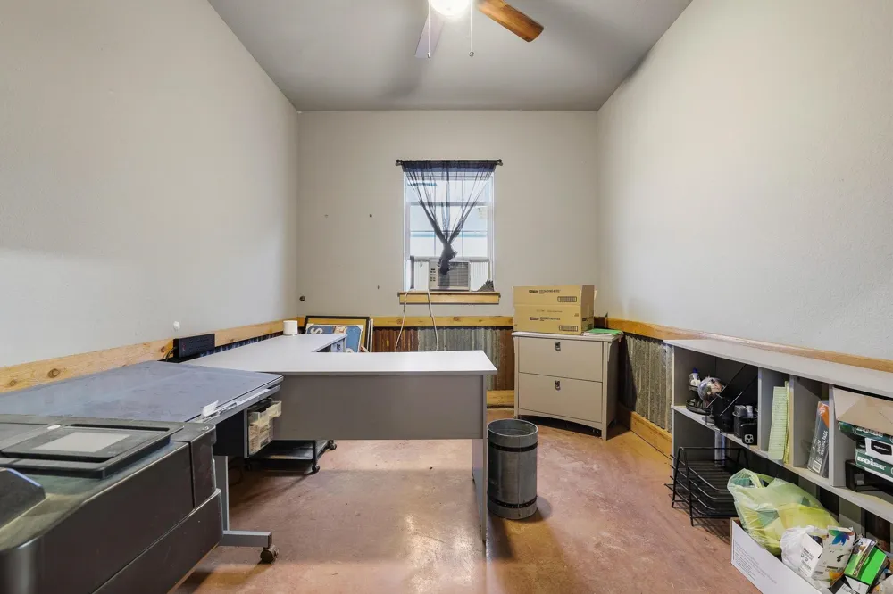 460 County Road 4421 Trenton, TX 75490