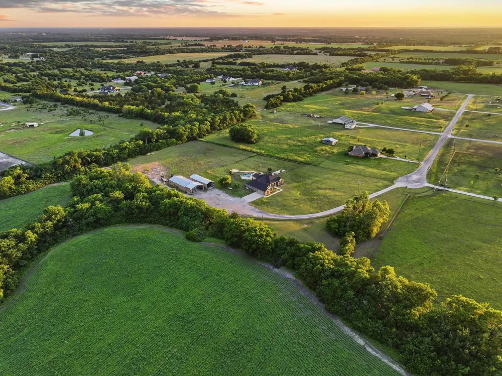 460 County Road 4421 Trenton, TX 75490