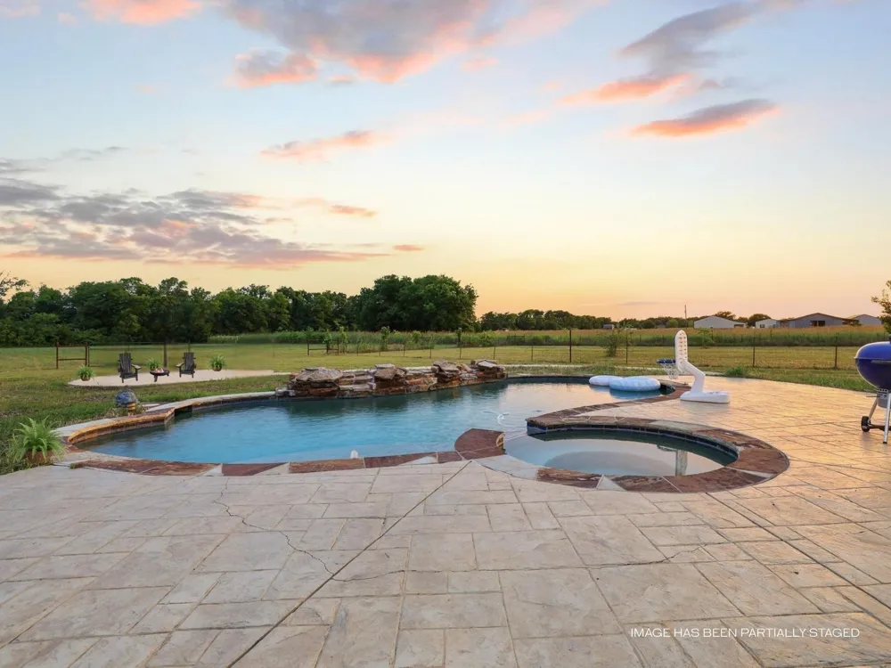 460 County Road 4421 Trenton, TX 75490